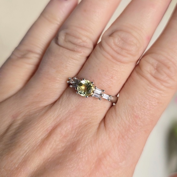 Vintage Genuine Lemon Quartz and CZ Ring in Sterling Silver- US Size 8 1/2 - Picture 3 of 9